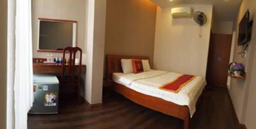 Quan Quan Hotel Дананг Екстер'єр фото