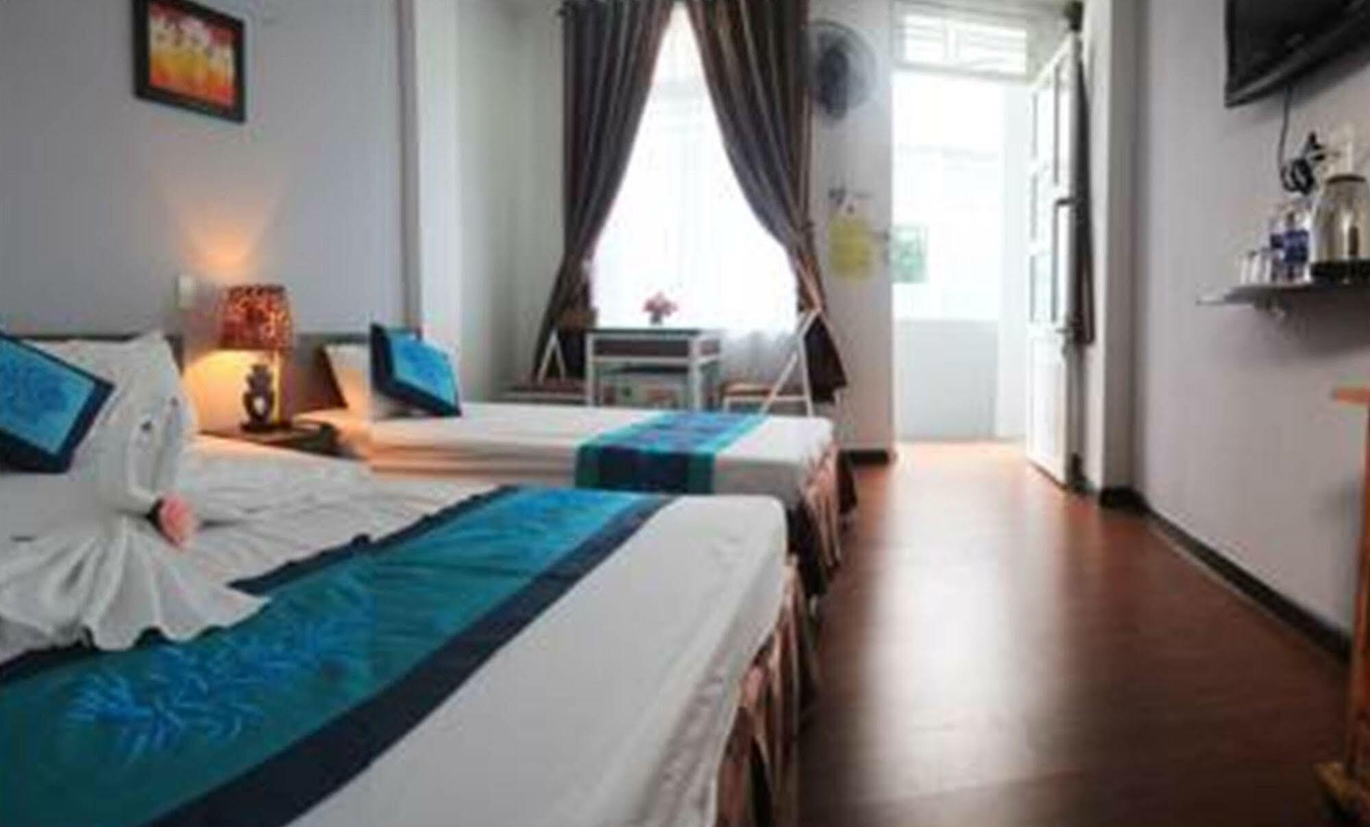 Quan Quan Hotel Дананг Екстер'єр фото