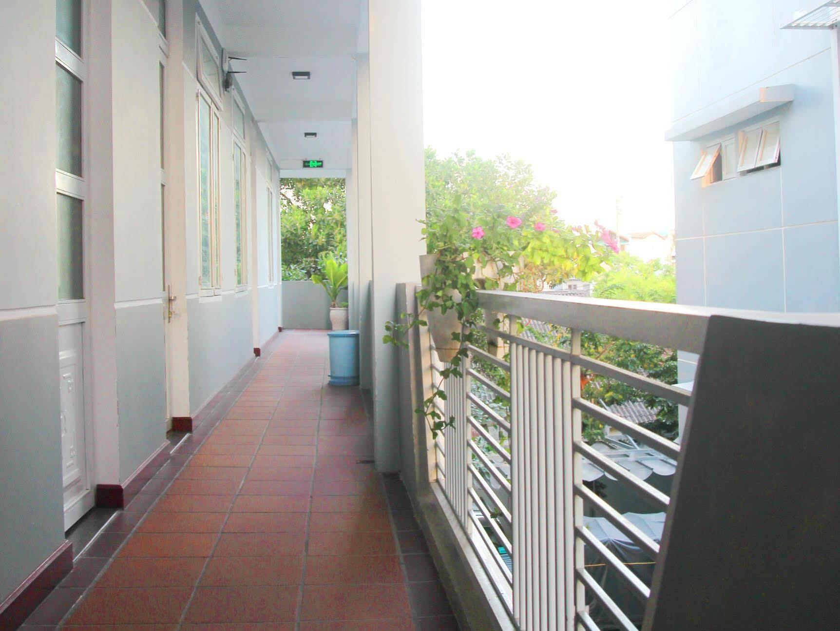 Quan Quan Hotel Дананг Екстер'єр фото